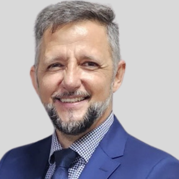 Prof. Dr. Edenis Cesar de Oliveira
